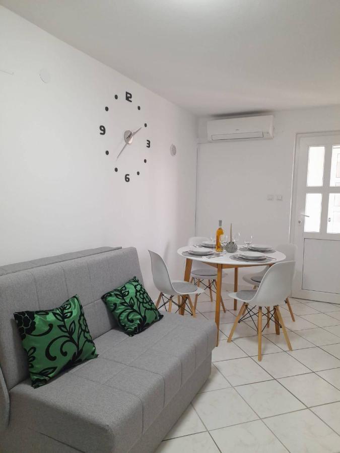 Apartmani Dorijan Vrsi Exterior photo