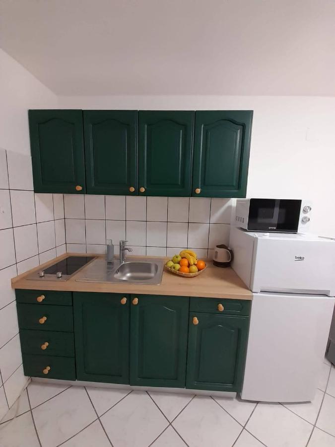 Apartmani Dorijan Vrsi Exterior photo