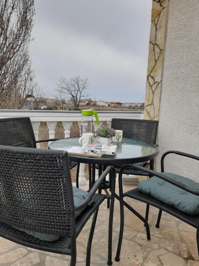 Apartmani Dorijan Vrsi Exterior photo
