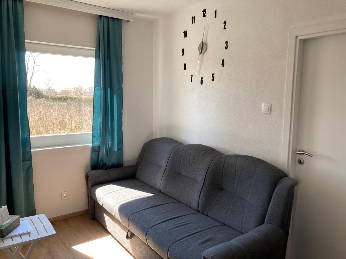 Apartmani Dorijan Vrsi Exterior photo