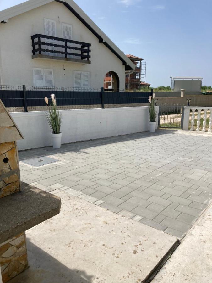 Apartmani Dorijan Vrsi Exterior photo